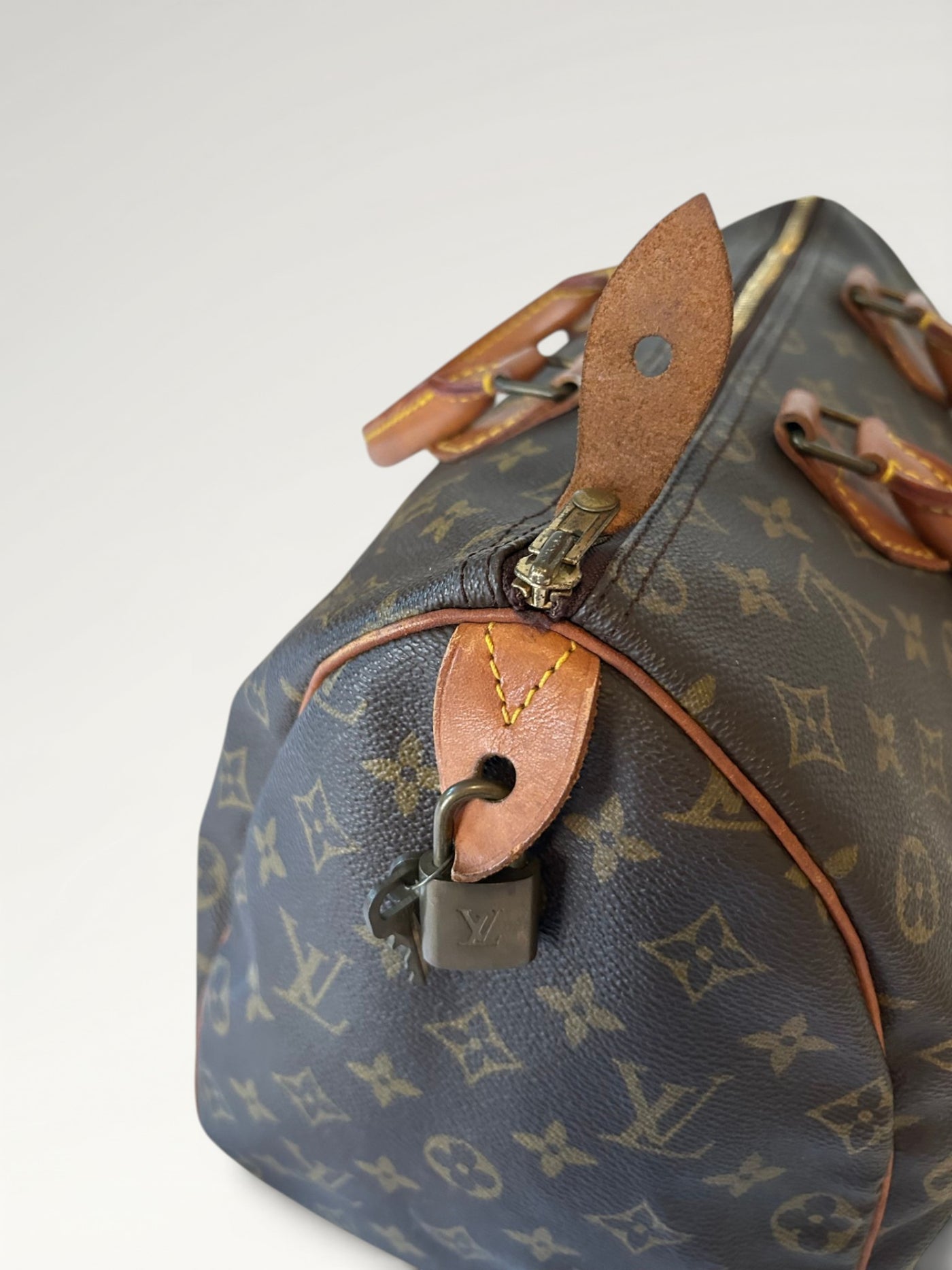 162 - Louis Vuitton Speedy 35
