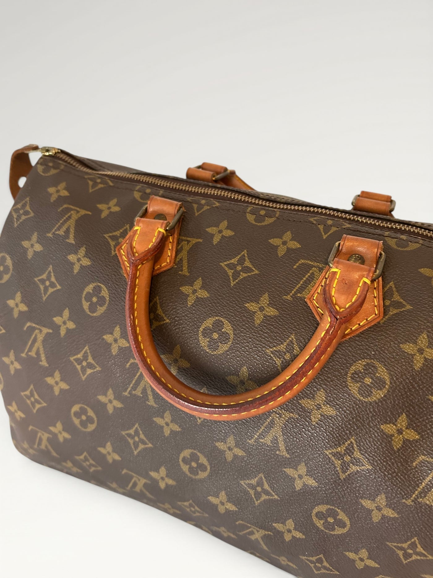 162 - Louis Vuitton Speedy 35