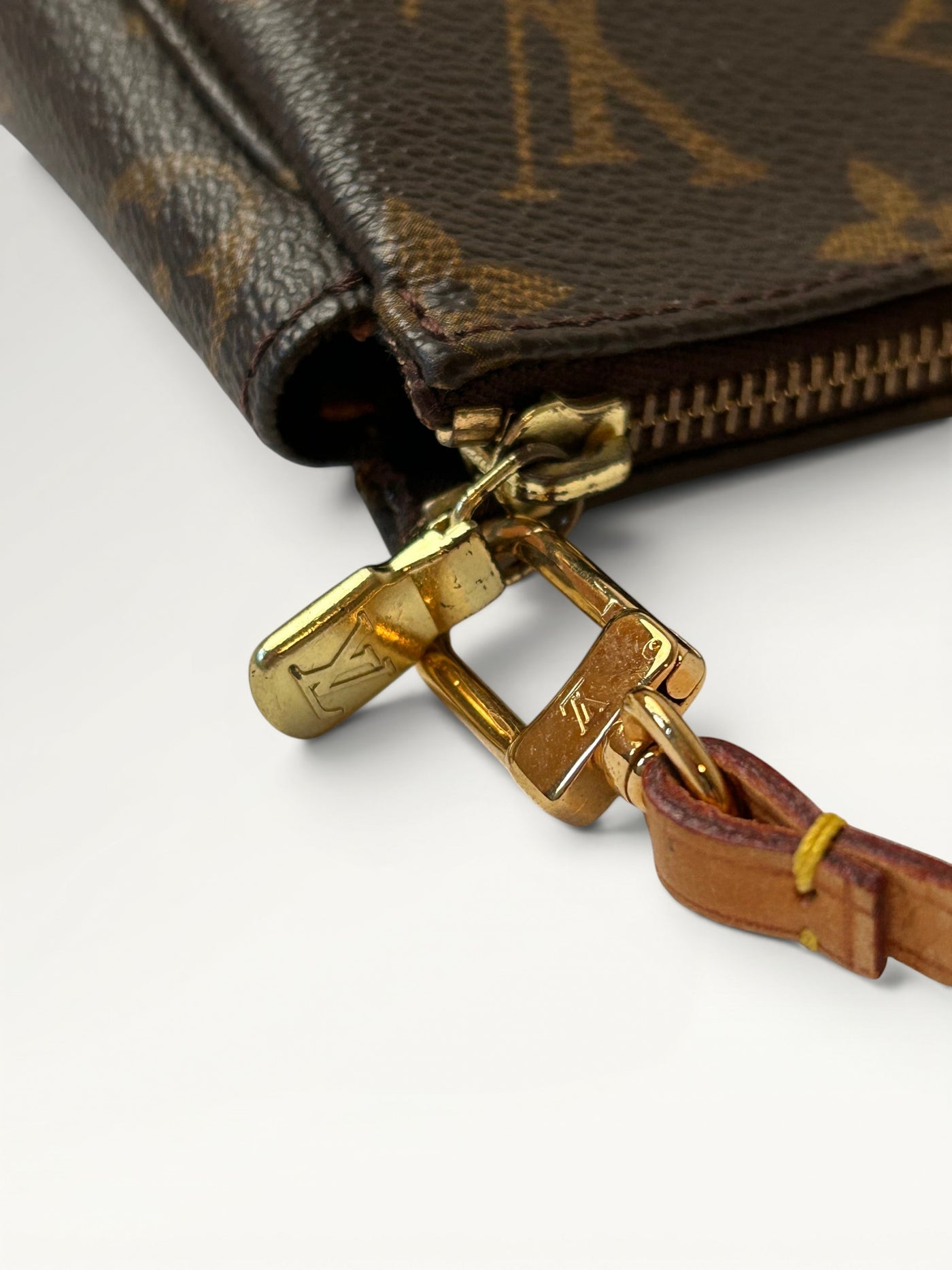 166 - Louis Vuitton Pochette Accessoires