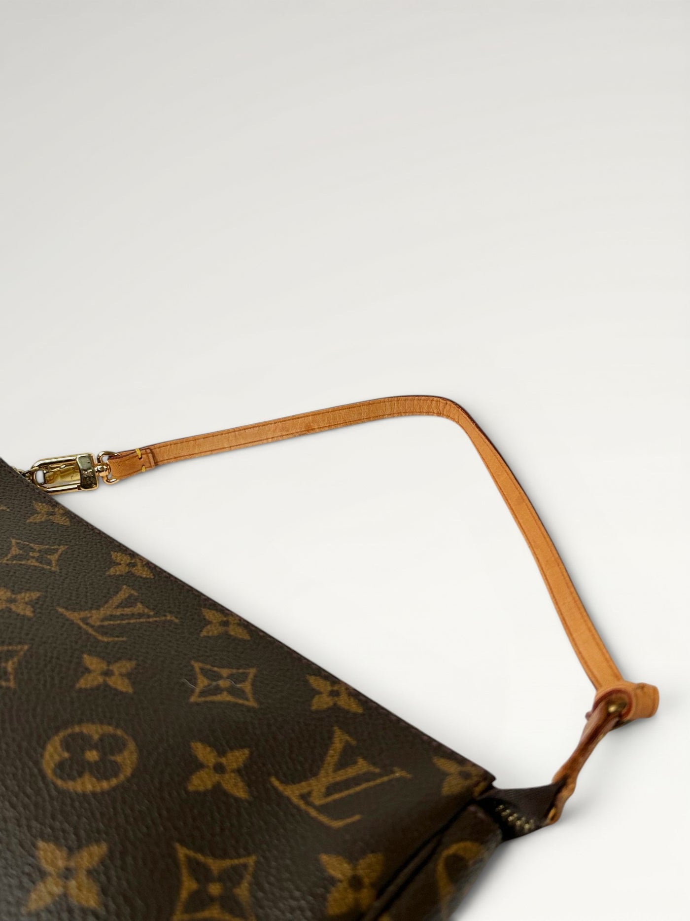 166 - Louis Vuitton Pochette Accessoires