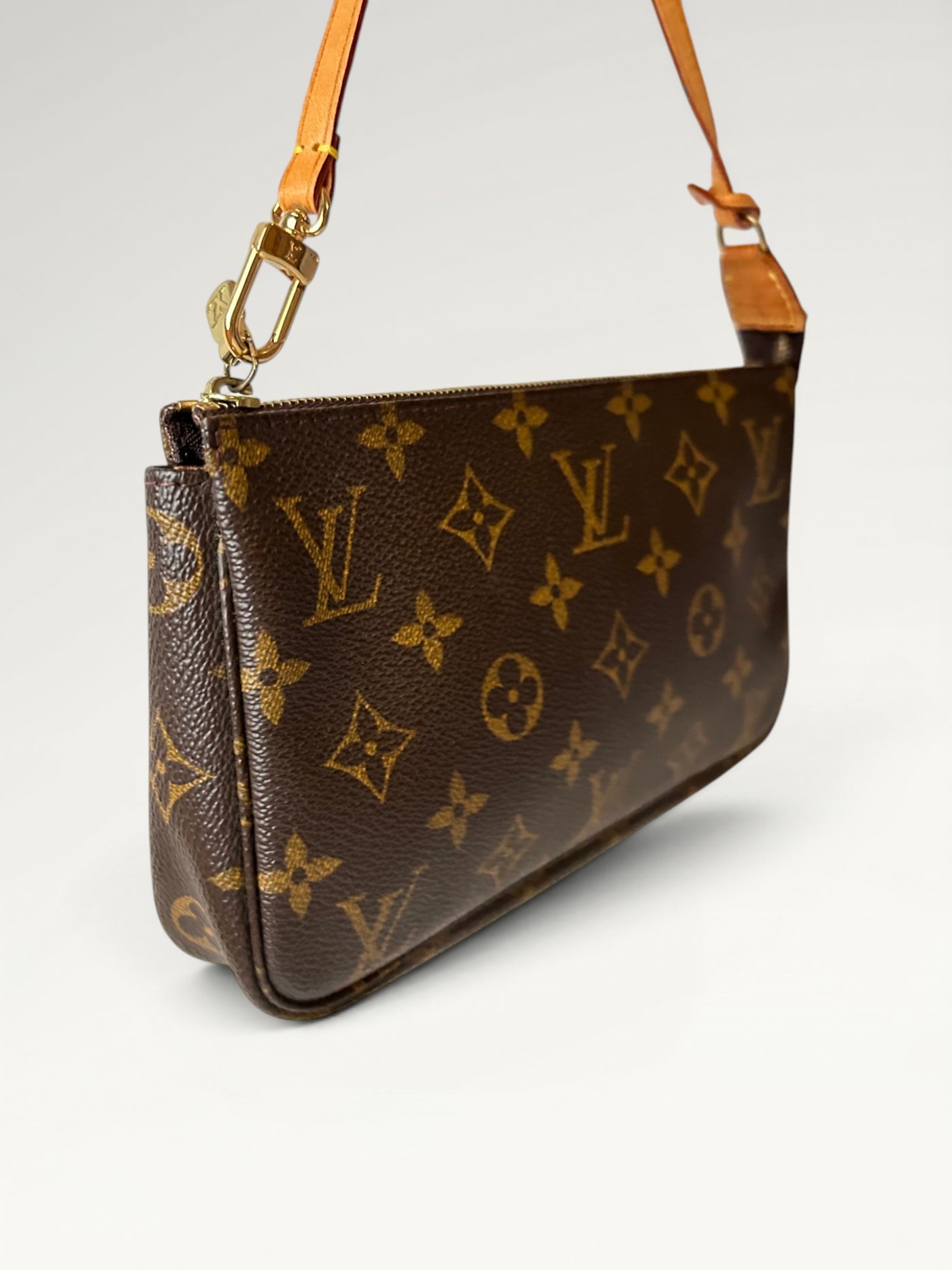 166 - Louis Vuitton Pochette Accessoires