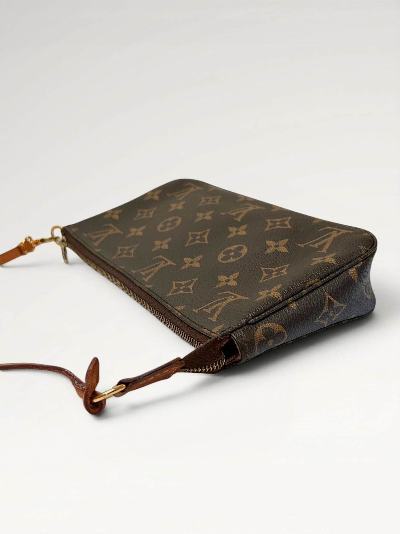 164 - Louis Vuitton Pochette Accessoires