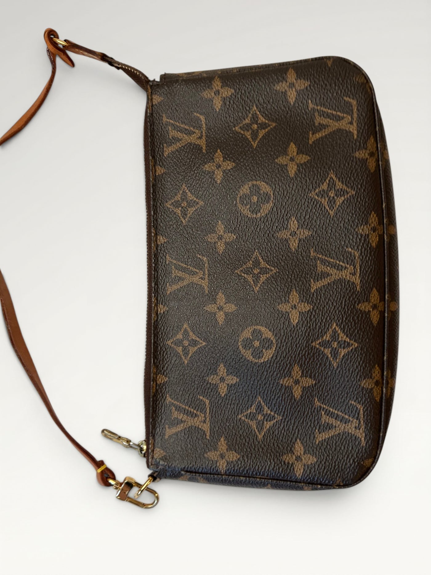 164 - Louis Vuitton Pochette Accessoires