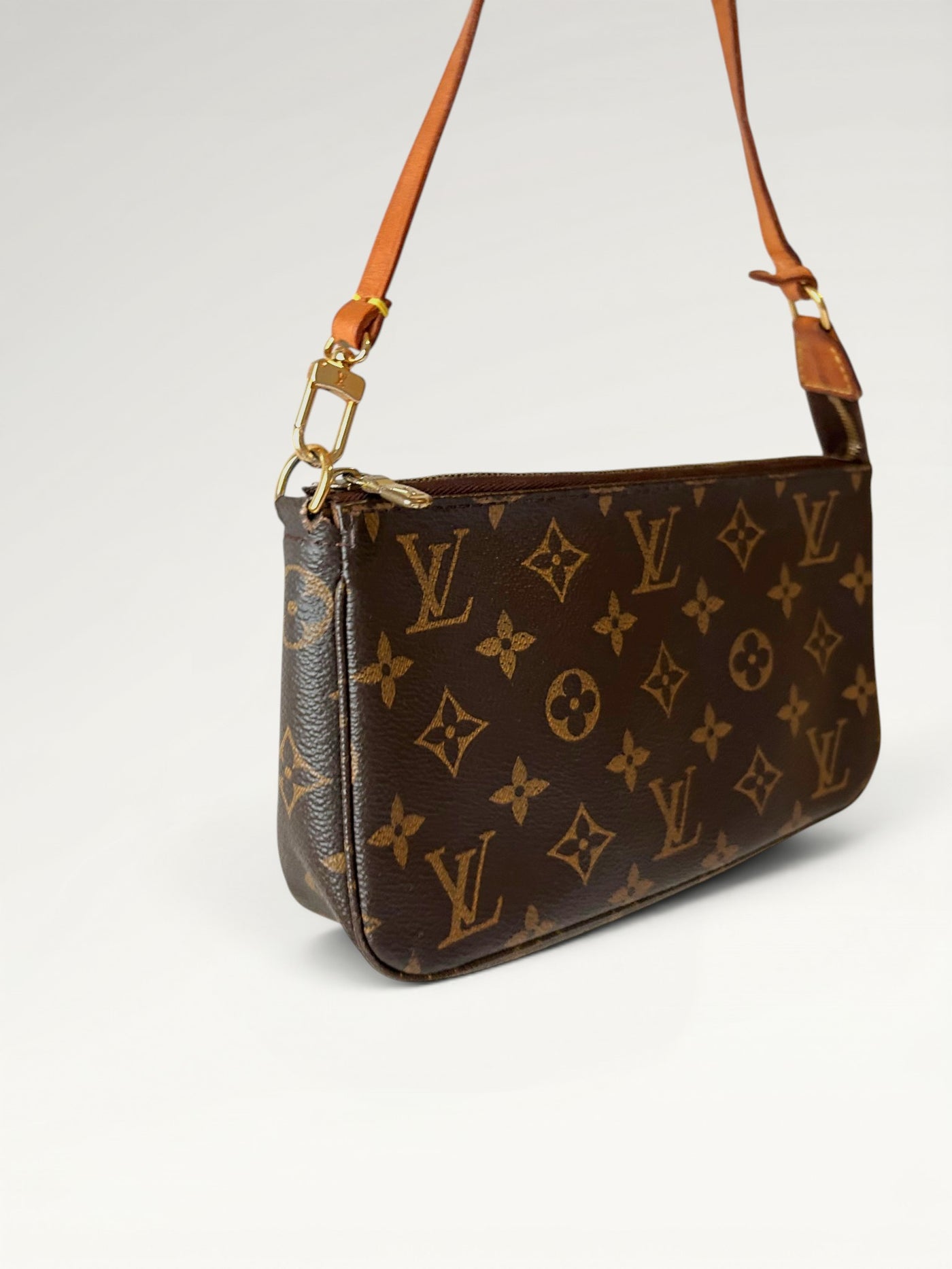 164 - Louis Vuitton Pochette Accessoires