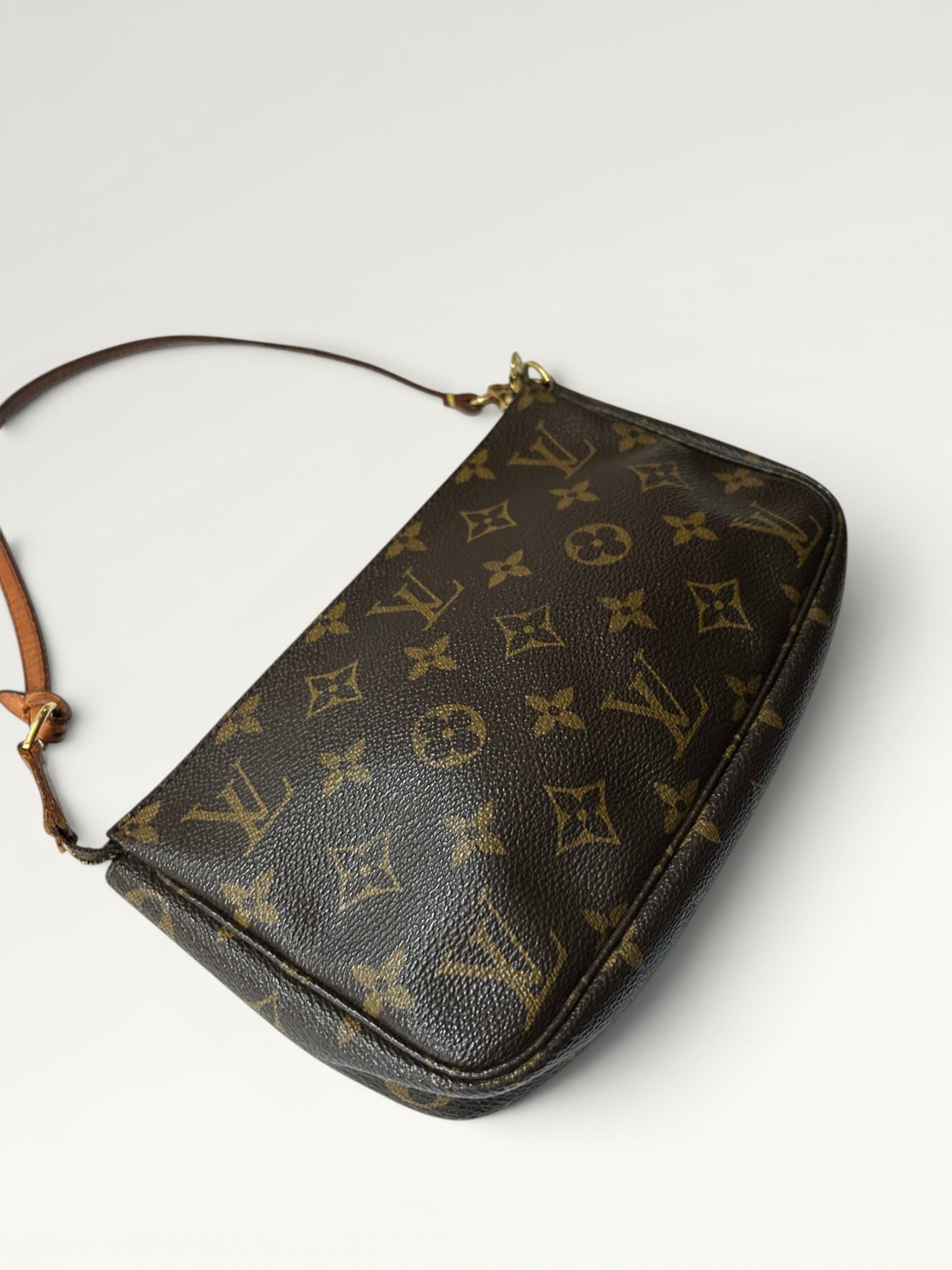 0177 - Louis Vuitton Pochette Accessoires