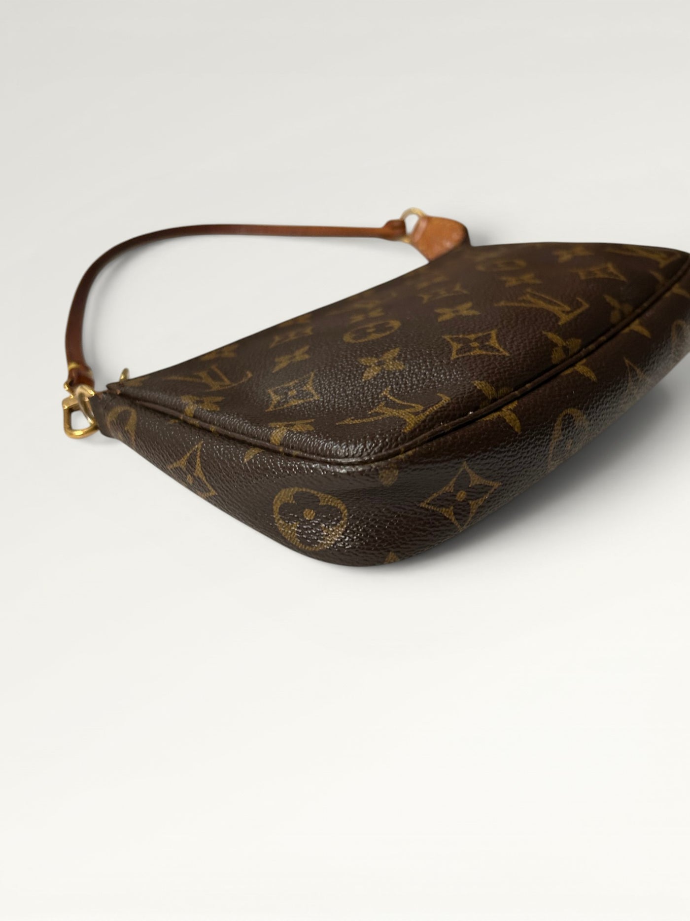 0177 - Louis Vuitton Pochette Accessoires