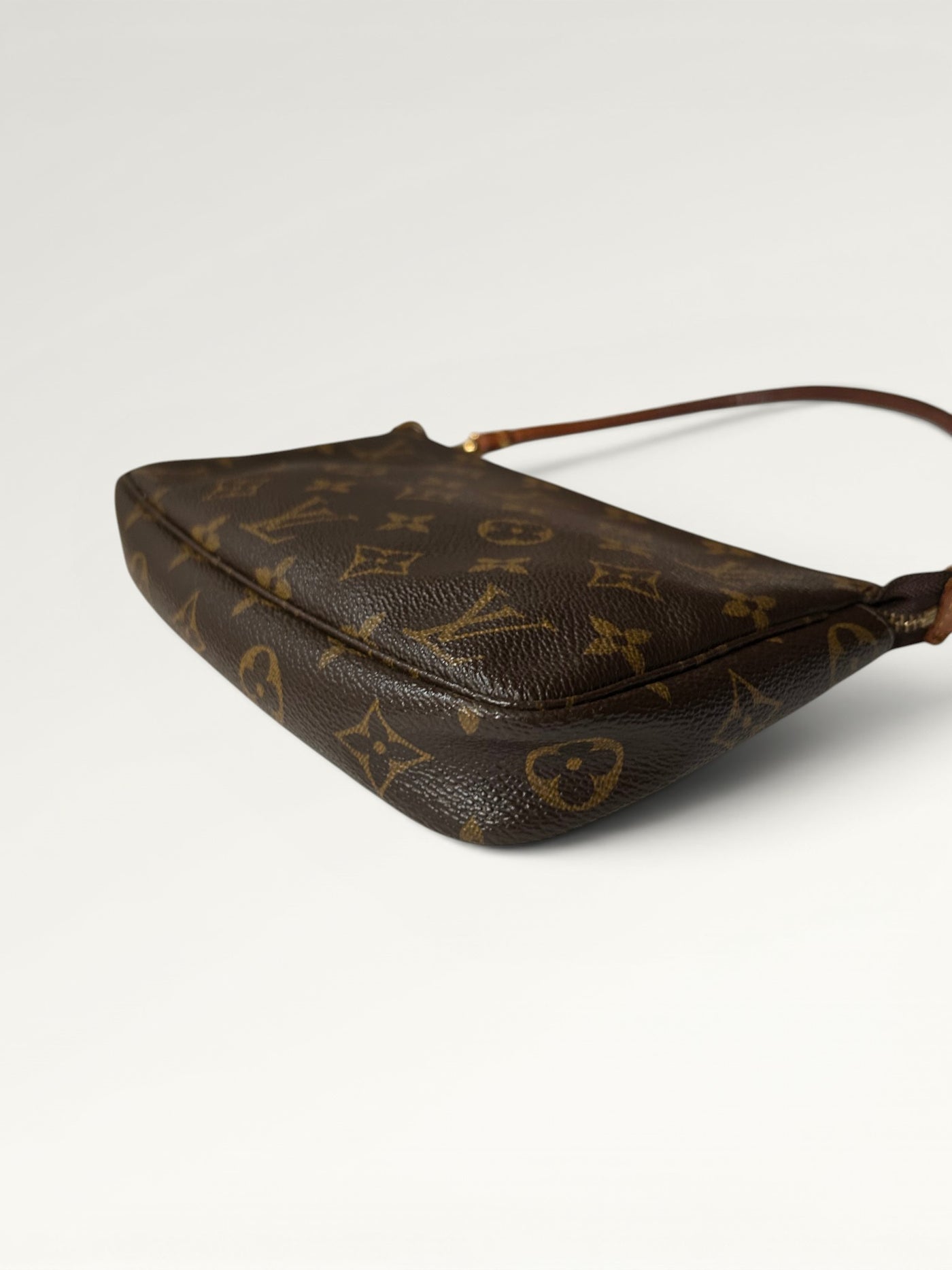 0177 - Louis Vuitton Pochette Accessoires