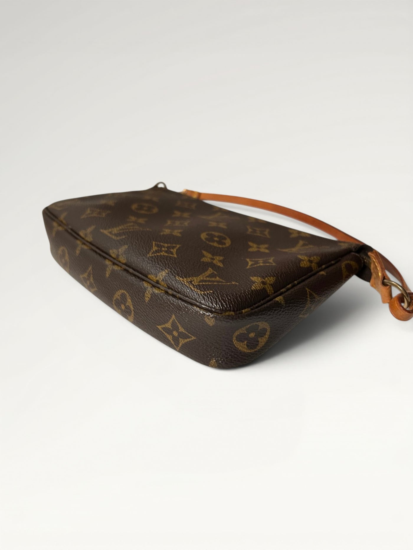 0173 - Louis Vuitton Pochette Accessoires