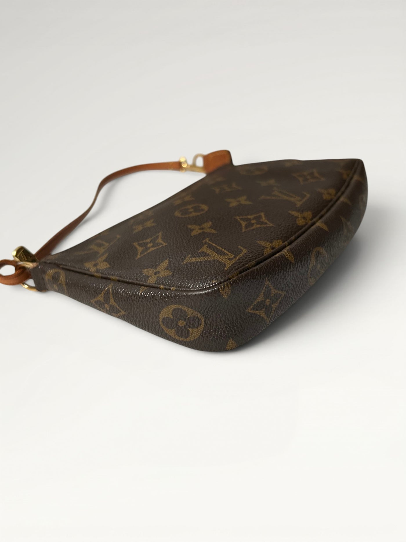 0176 - Louis Vuitton Pochette Accessoires