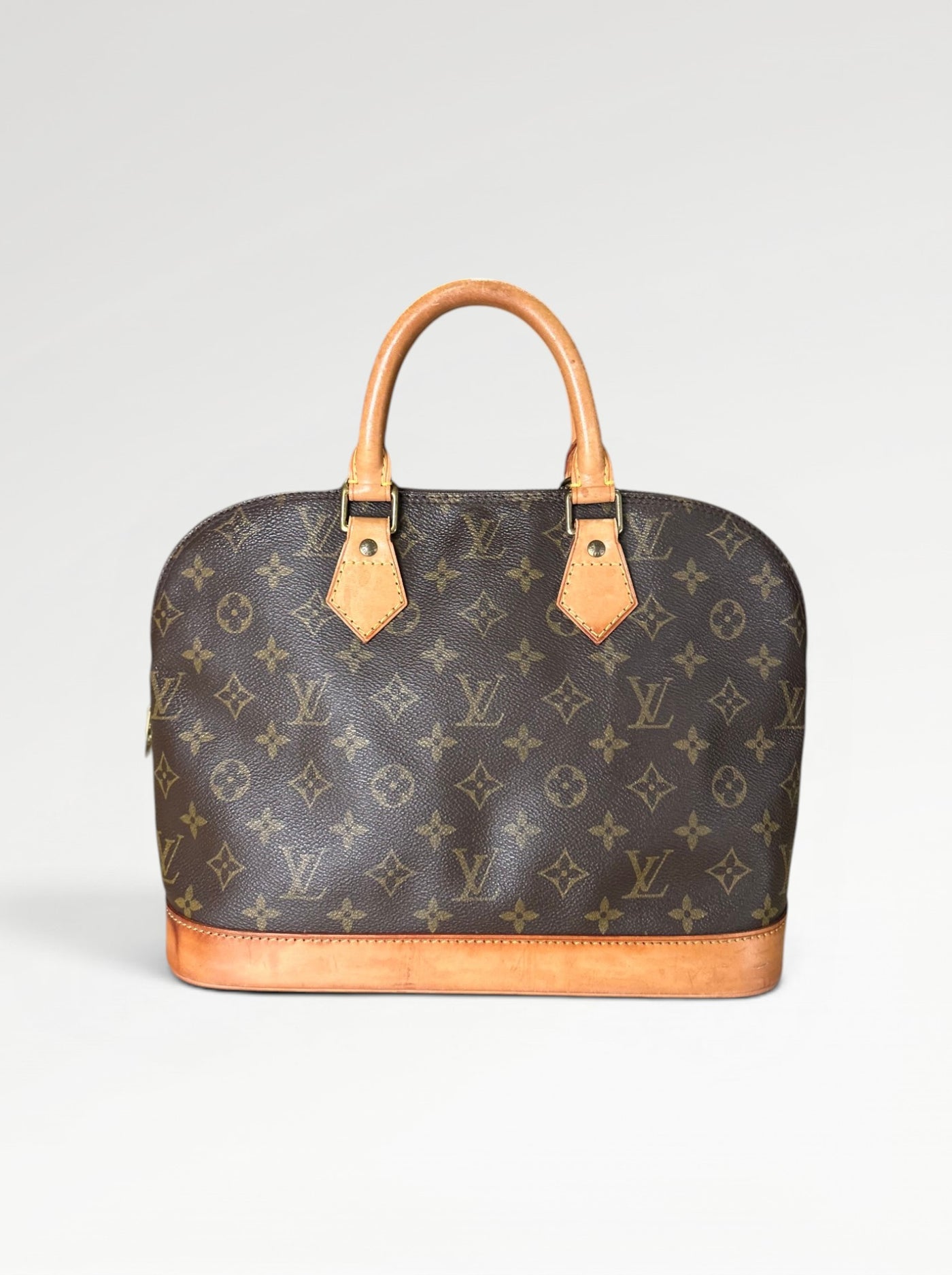 141 - Louis Vuitton Alma PM