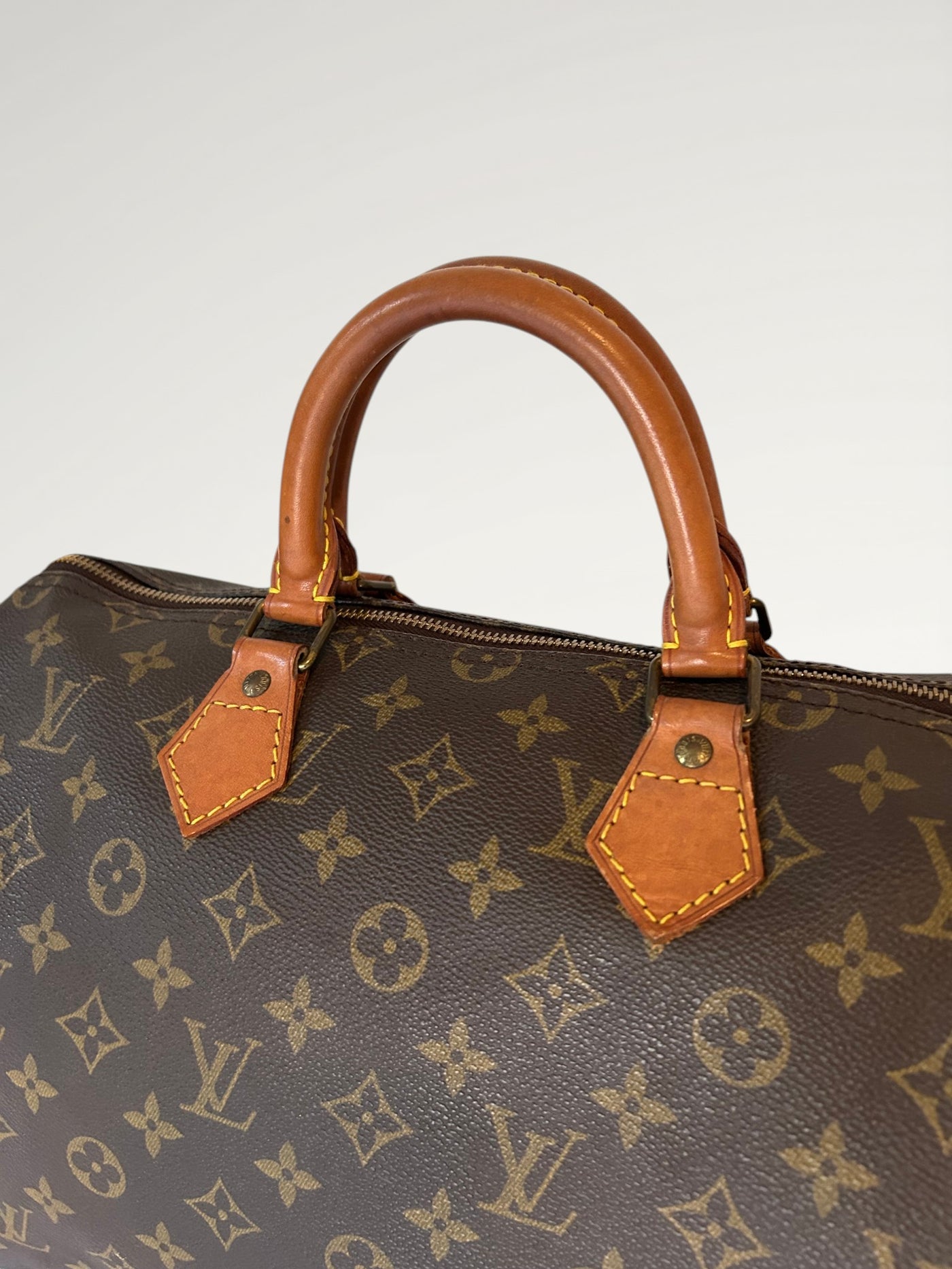 162 - Louis Vuitton Speedy 35