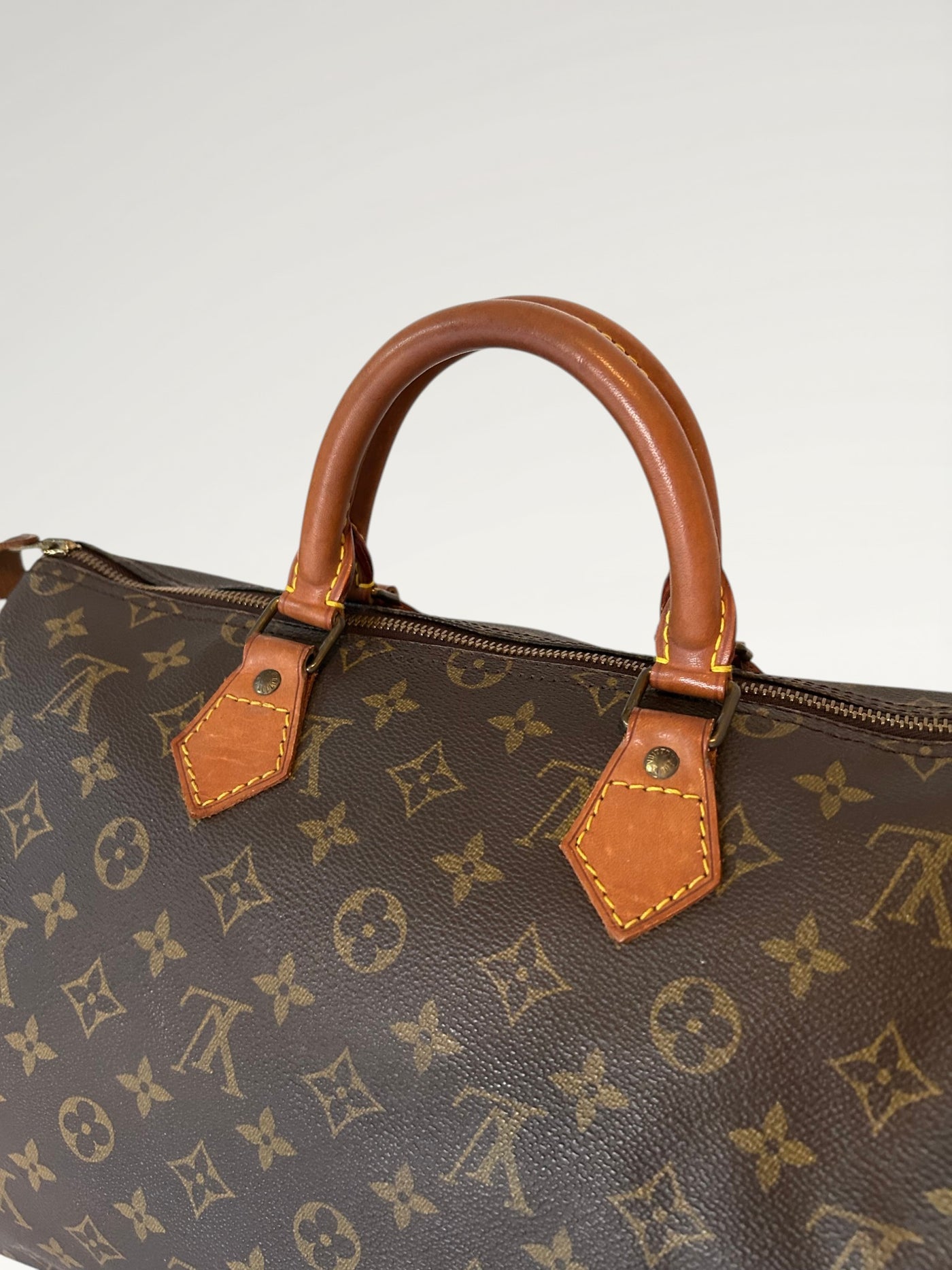 162 - Louis Vuitton Speedy 35