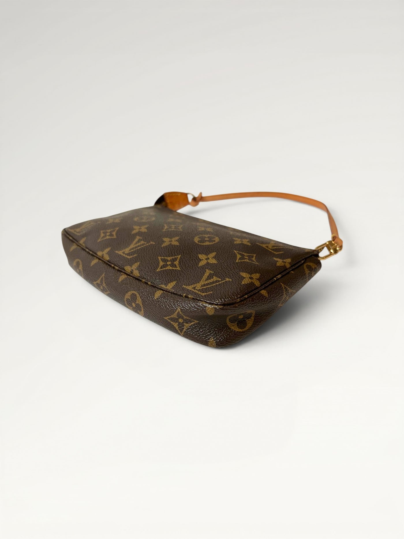 165 - Louis Vuitton Pochette Accessoires