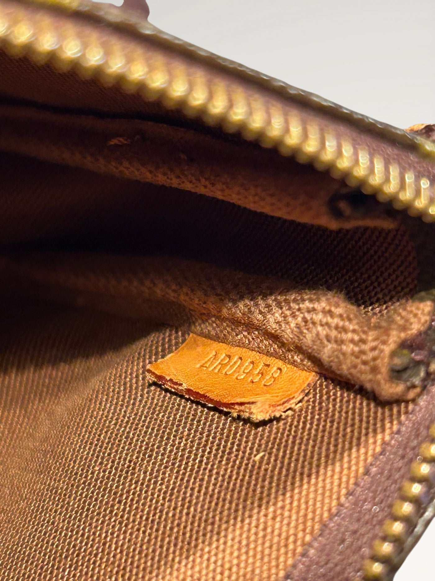 165 - Louis Vuitton Pochette Accessoires