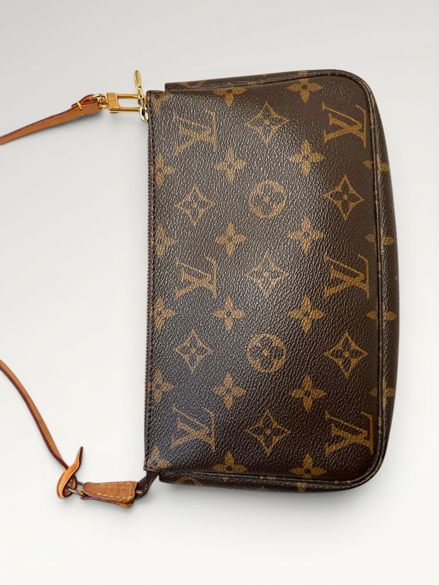 166 - Louis Vuitton Pochette Accessoires