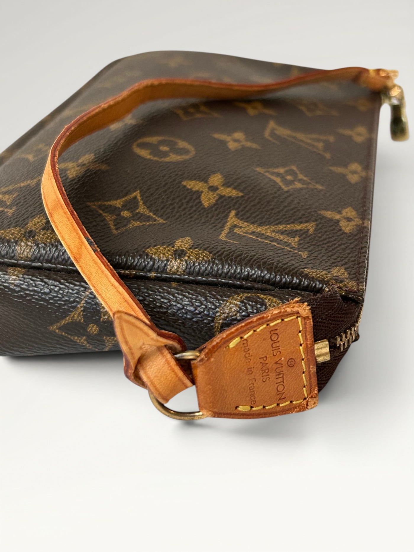 166 - Louis Vuitton Pochette Accessoires