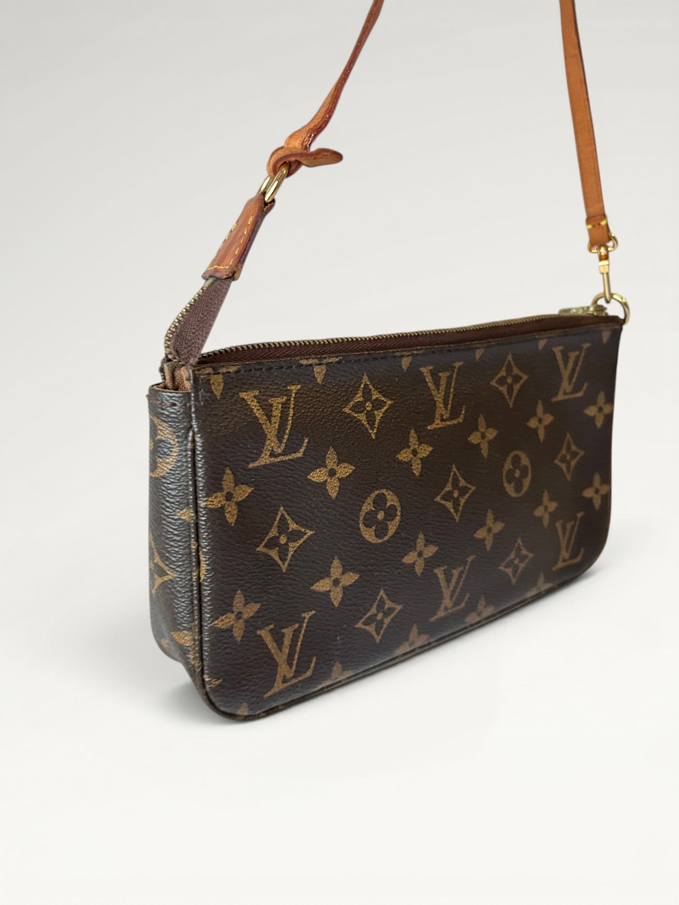 164 - Louis Vuitton Pochette Accessoires
