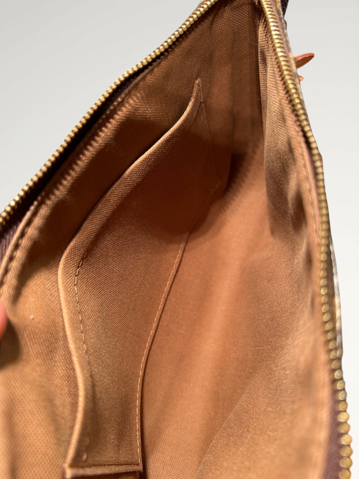 164 - Louis Vuitton Pochette Accessoires