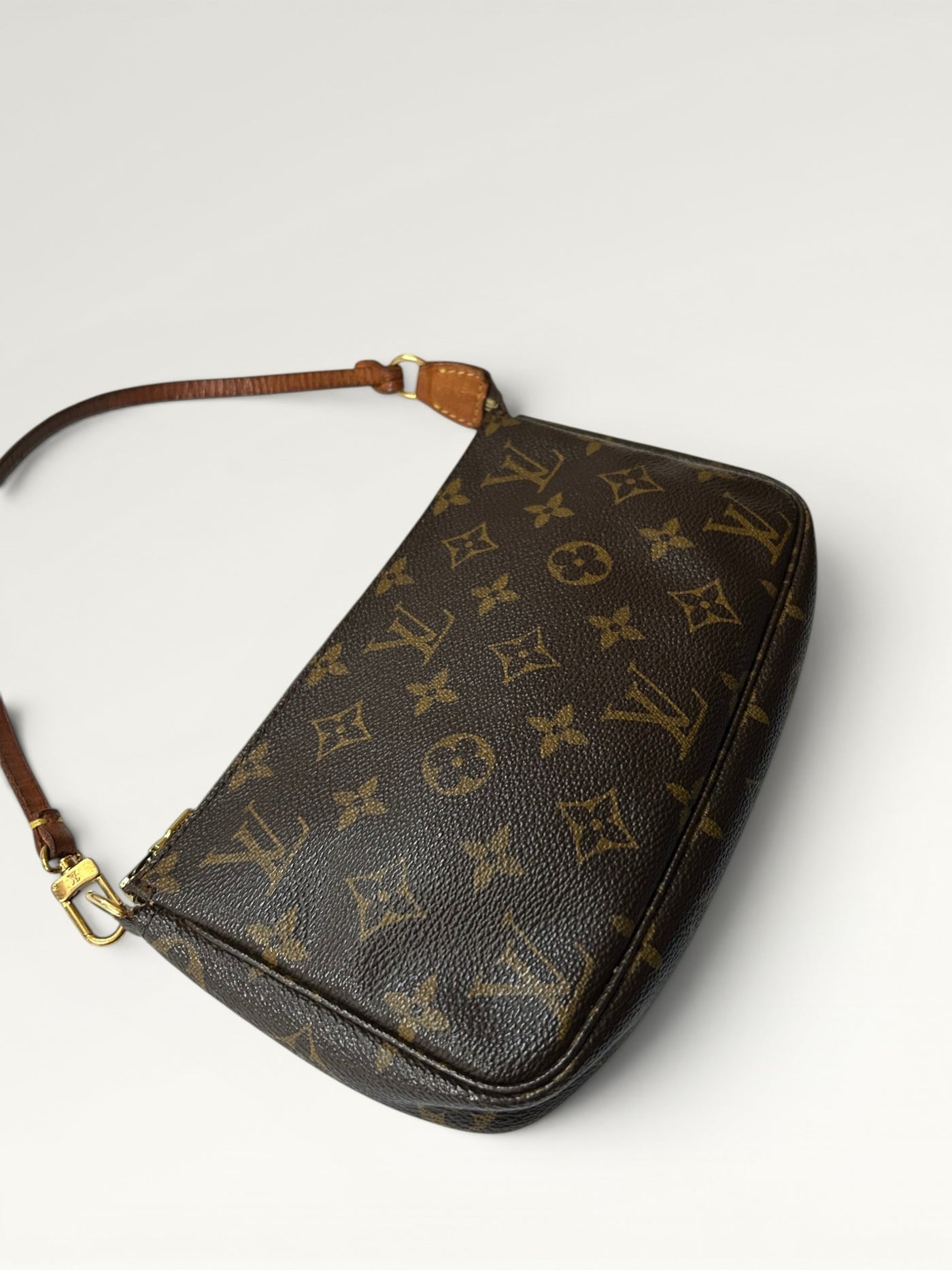 0177 - Louis Vuitton Pochette Accessoires