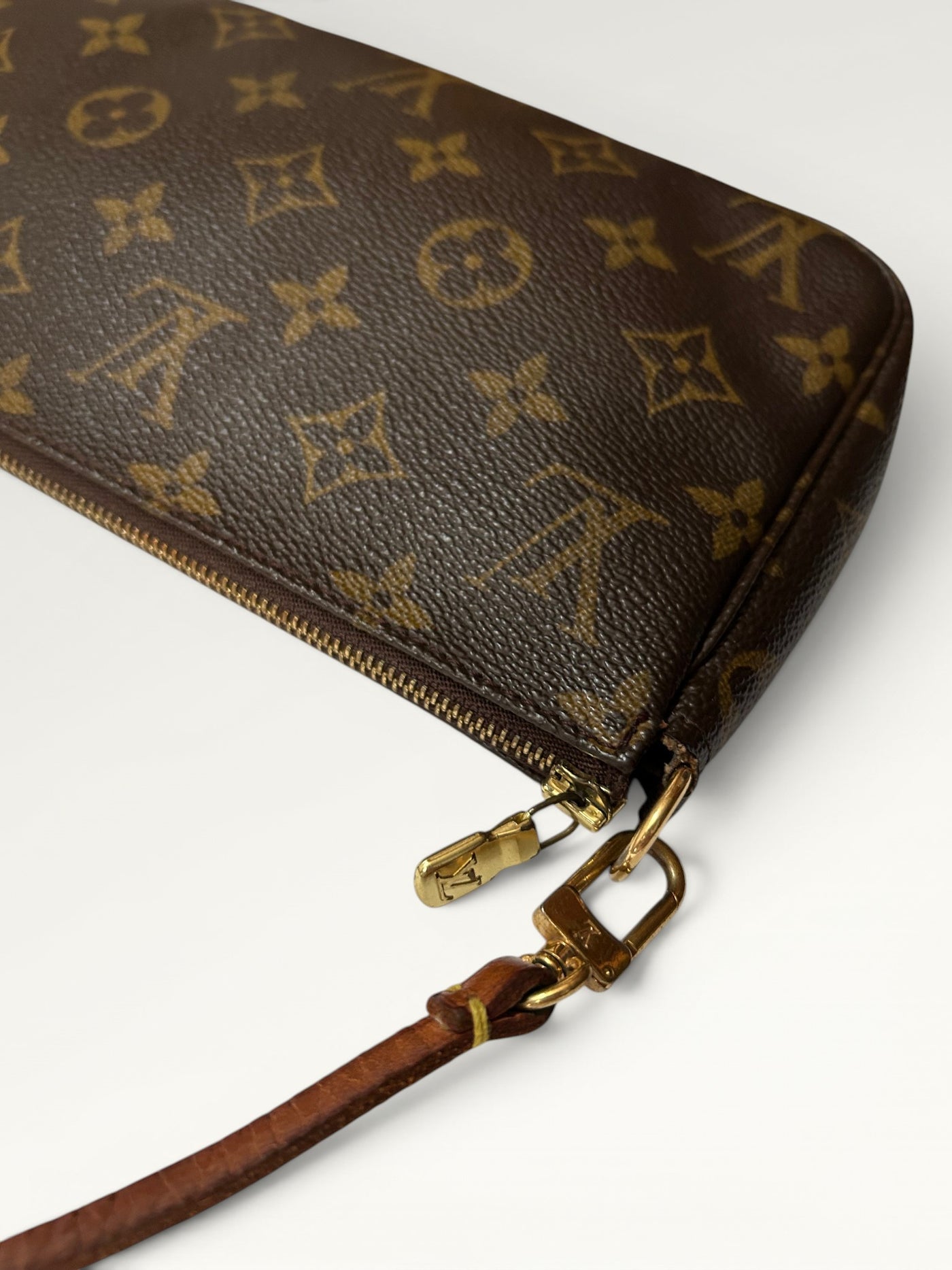 0177 - Louis Vuitton Pochette Accessoires