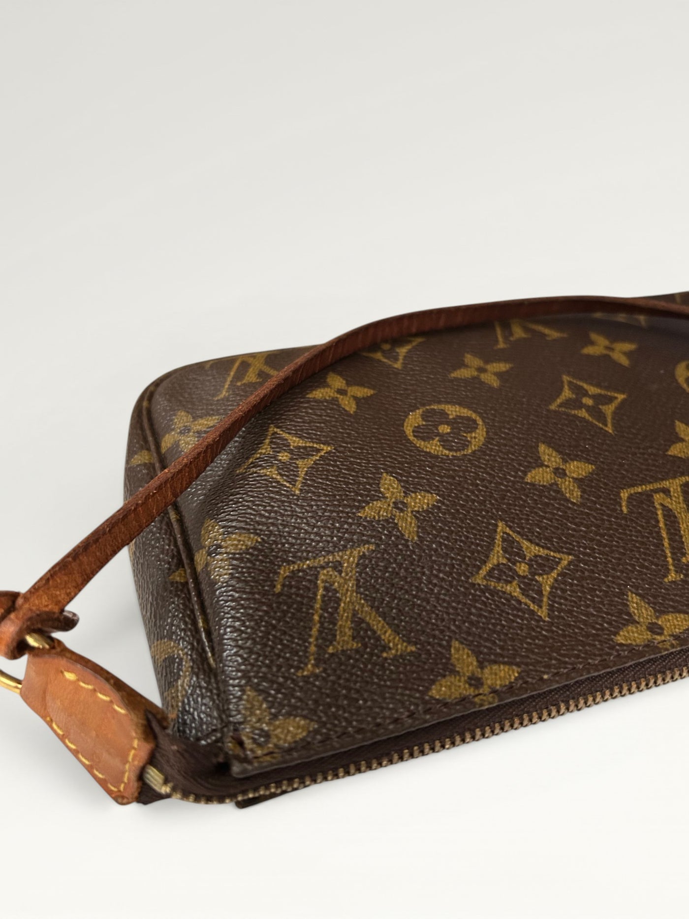 0177 - Louis Vuitton Pochette Accessoires