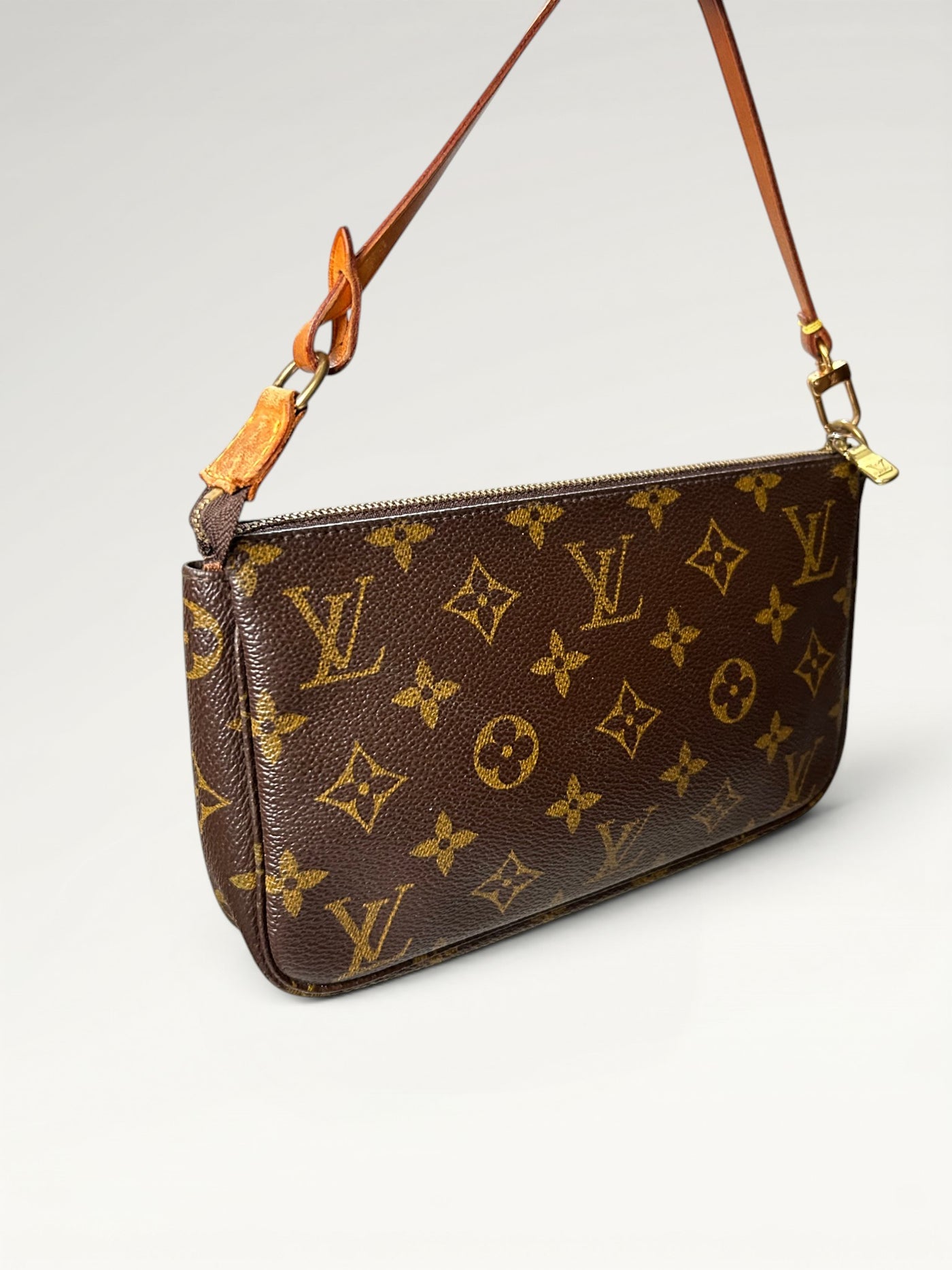 0173 - Louis Vuitton Pochette Accessoires