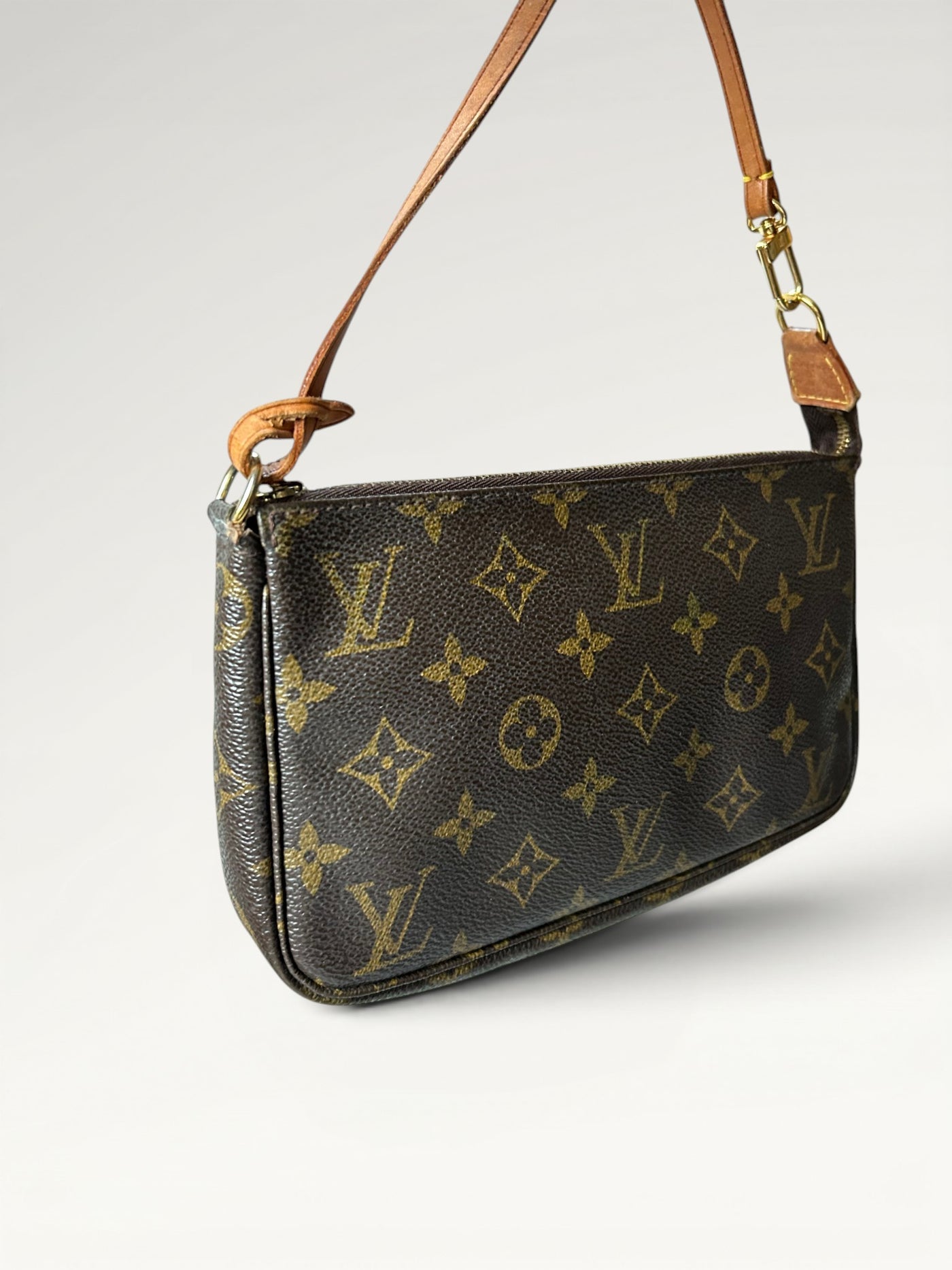 0176 - Louis Vuitton Pochette Accessoires